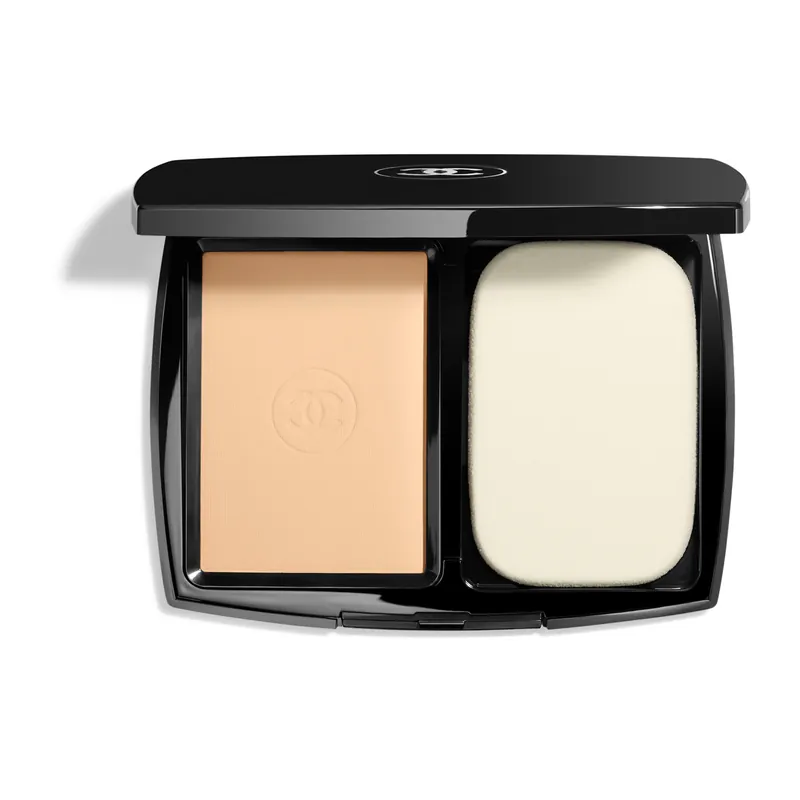 Wochenendangebot CHANEL ULTRA LE TEINT KOMPAKT-MAKE-UP FÜR HÖCHSTE PERFEKTION. EXTREM LANGANHALTEND.