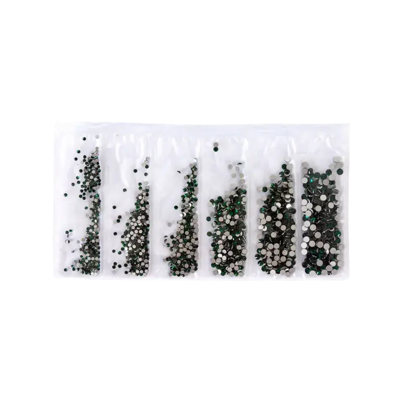 Top-Preis Peggy Sage Crystal Nail Decorations Emeral